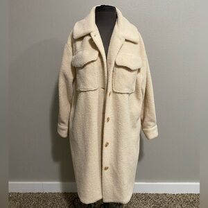 Gianni Bini Brooks Faux Sherpa Button Front Jacket in cream / off-white